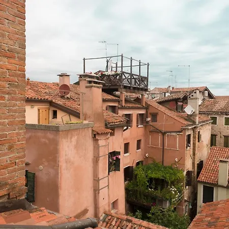 A Venezia, Vicino San Marco *