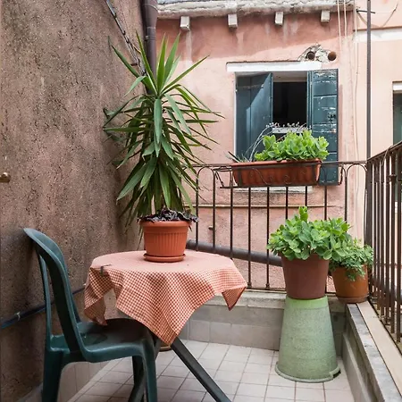 A Venezia, Vicino San Marco *